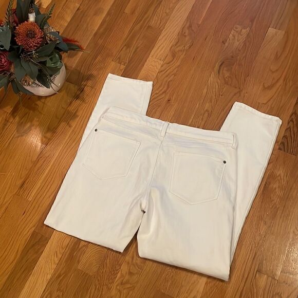 The Flirt Old Navy White Jeans - 12 - Excellent Condition - Picture 3 of 6